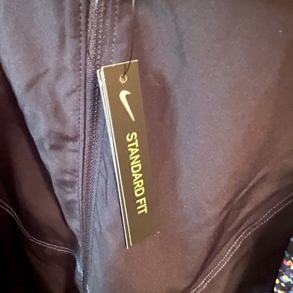 Brand new Nike running jacket - Picture 3 of 5